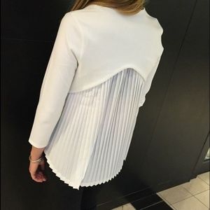 Rare GUC Pleat On LS (Long Sleeve)